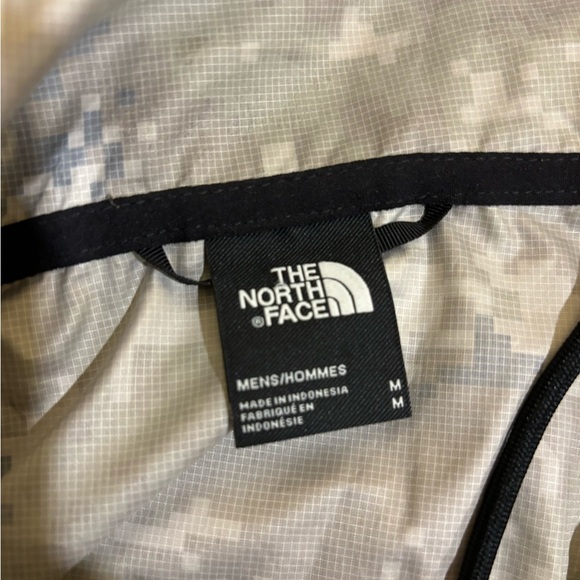 The North Face Digital Camo Windbreaker Jacket - Picture 6 of 6
